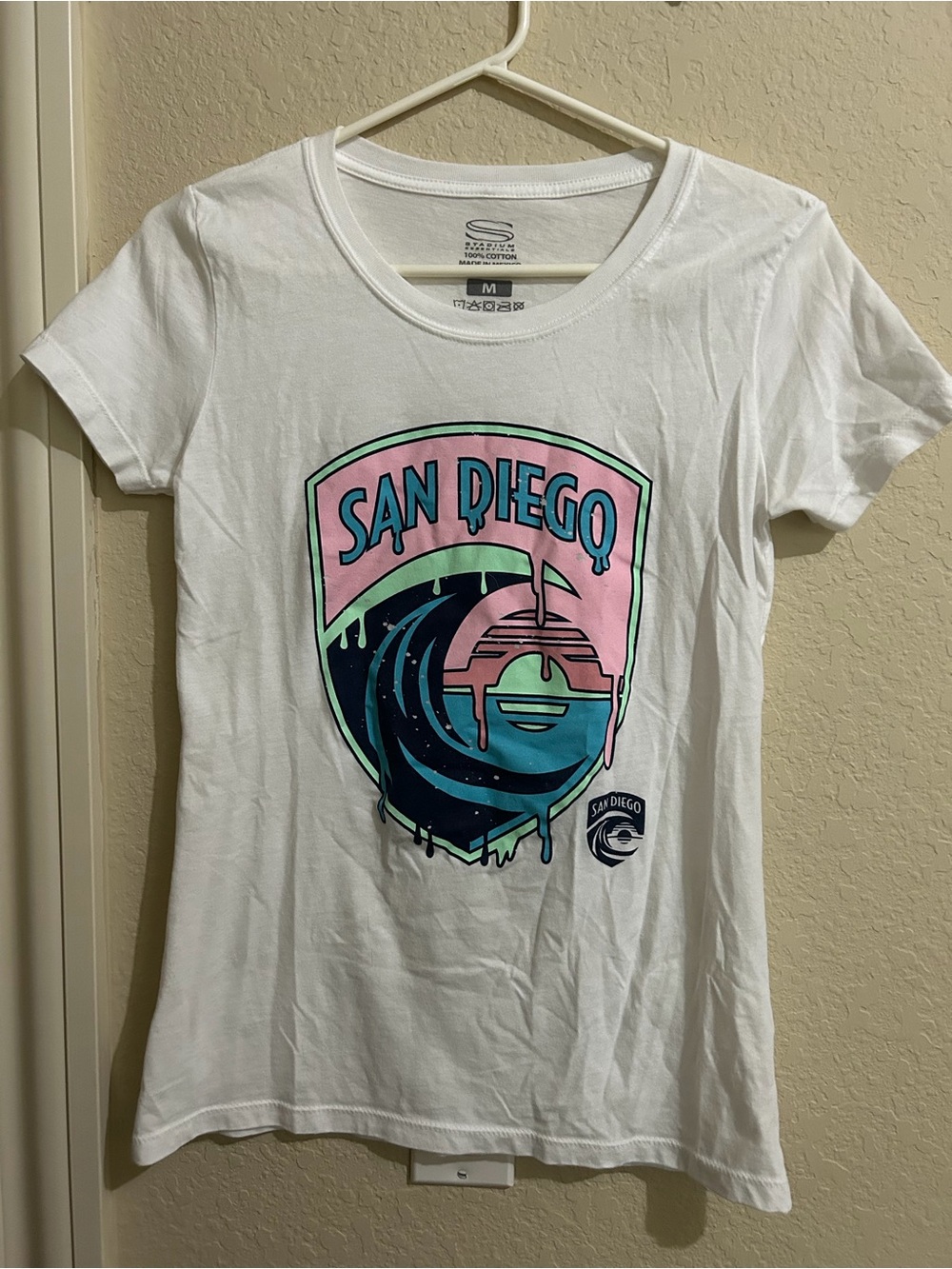 WMLS San Diego Waves t shirt! Size medium.